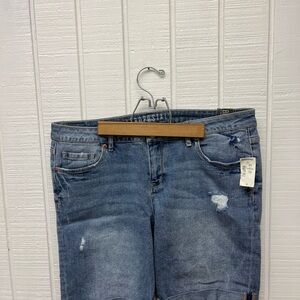 Aeropostale Bermuda NWT Jean Shorts Women’s Size 12 NEW Denim 9” Inseam Casual